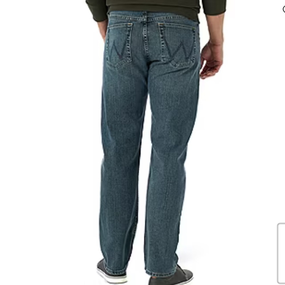 Wrangler® Mens Stretch Straight Leg
Relaxed Fit Jean
